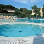 3 Pieces Avec Terrasse, Piscine, Parking Et Navette A - Fr-1-226-189 דירה סן-מקסים