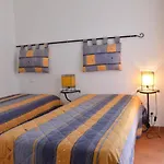 3 Pieces Avec Terrasse, Piscine, Parking Et Navette A - Fr-1-226-189 דירה *