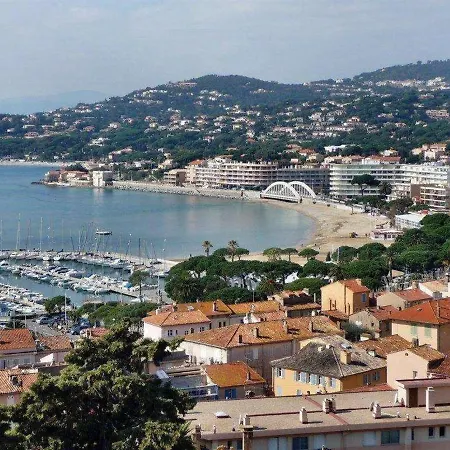 3 Pieces Avec Terrasse, Piscine, Parking Et Navette A - Fr-1-226-189 * Sainte-Maxime