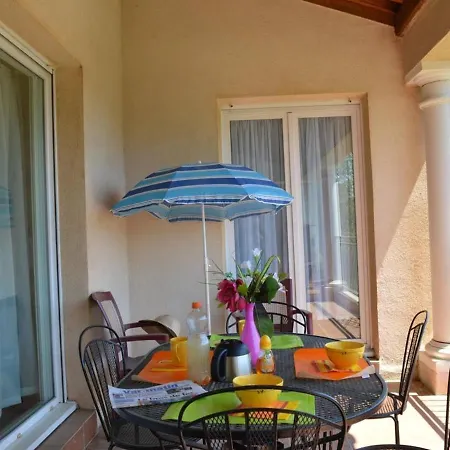3 Pieces Avec Terrasse, Piscine, Parking Et Navette A - Fr-1-226-189 סן-מקסים